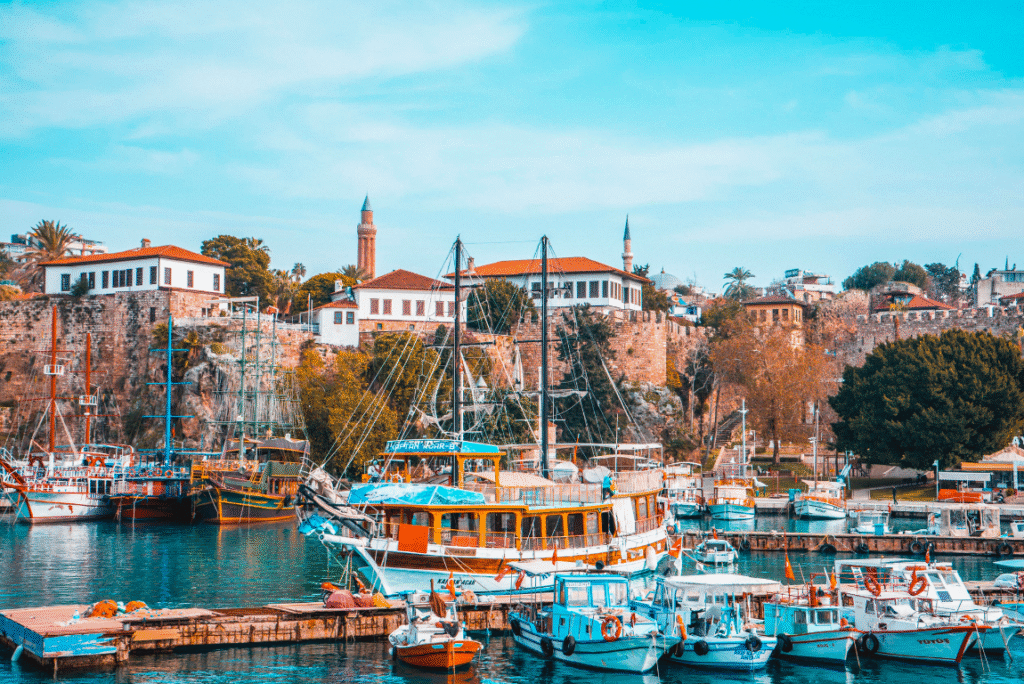 Antalya : Le Guide Ultime pour des Vacances Muslim-Friendly en Turquie ✈️🌴