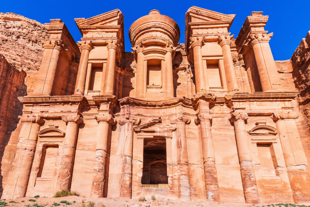 Découvrir Petra : trésor de la Jordanie, héritage de l’humanité