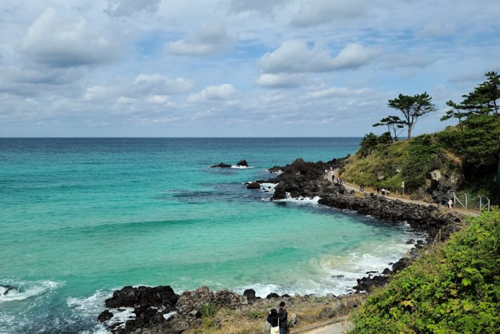 Jeju : Volcans, Cascades et Balades au Cœur de l’Île Mystique de Corée